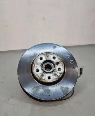 BMW 1 F40 Front wheel hub 6876646
