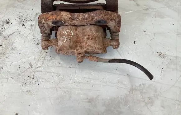 Nissan X-Trail T30 Front brake caliper