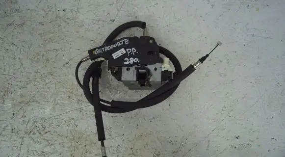 Maserati Quattroporte Front door lock 670006481