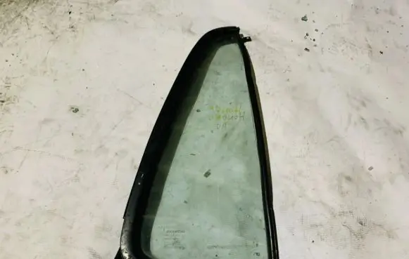 Honda CR-V Rear vent window glass 