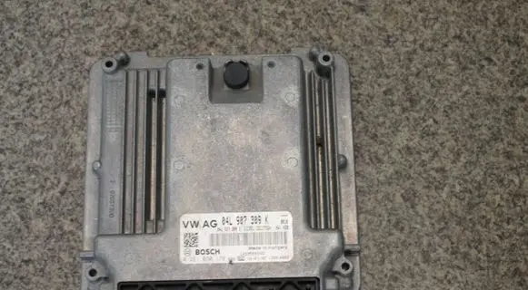 Volkswagen Tiguan Engine control unit/module 04l907309k