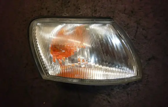 Toyota Carina T210 Front indicator light 185247