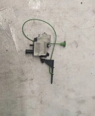 BMW 3 E92 E93 Central locking motor 67116987631 6985881 67116985881