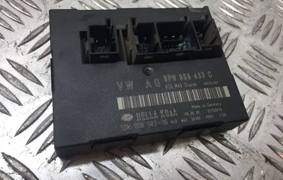 Audi A3 S3 8P Comfort/convenience module 8P0959433C 11057