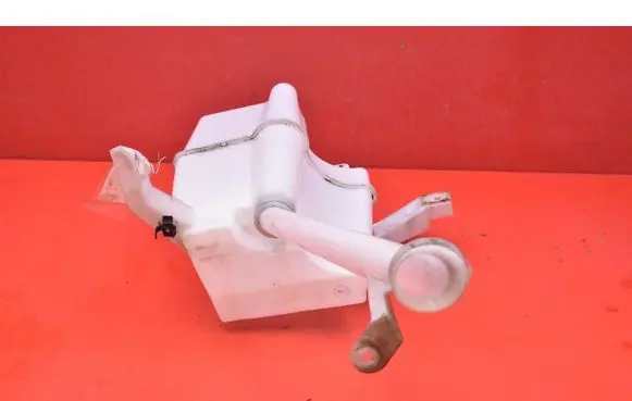 Nissan X-Trail T31 Windshield washer fluid reservoir/tank