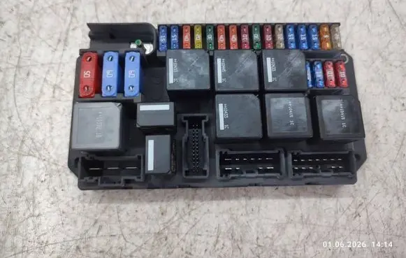 Land Rover Range Rover L322 Fuse module AH4214A073AB