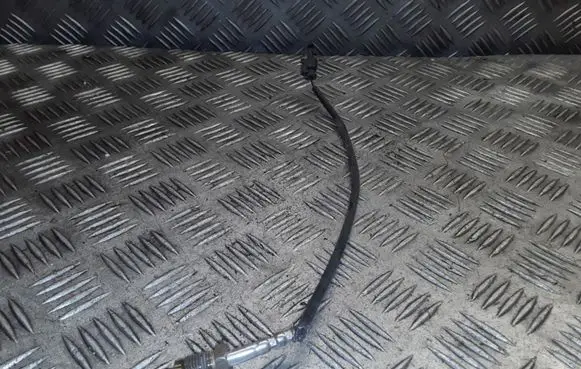 BMW 5 F10 F11 Exhaust gas temperature sensor 7805606 2656001902