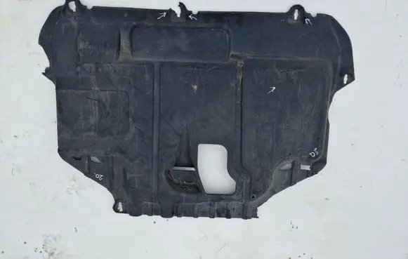 Ford C-MAX I Engine splash shield/under tray 3M51R6P013C
