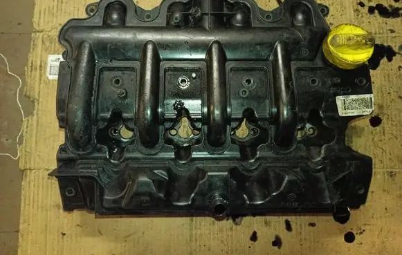 Renault Master II Rocker cam cover 8200714033