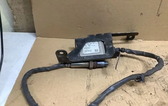 Mercedes-Benz Vito Viano W447 Lambda probe sensor A0009058511 2208101594