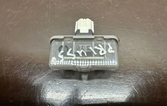 Toyota Prius (XW50) Number plate light