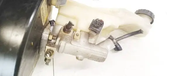 Toyota Corolla Verso AR10 Master brake cylinder