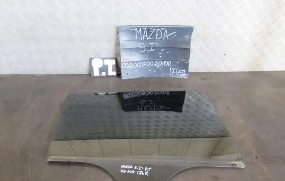 Mazda 5 Rear door window glass