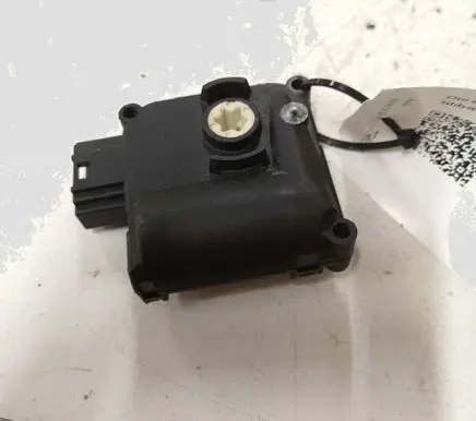 Audi A6 S6 C6 4F Air flap motor/actuator 0132801359