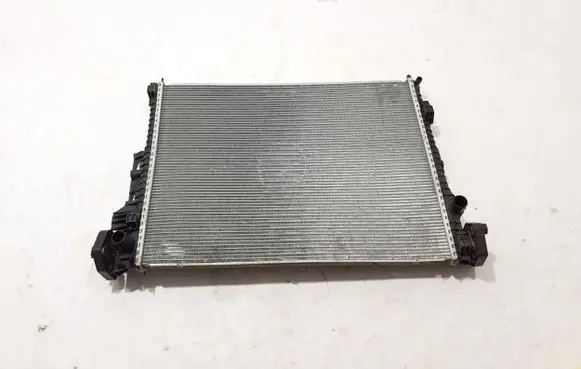 Volvo V60 Coolant radiator 32138766