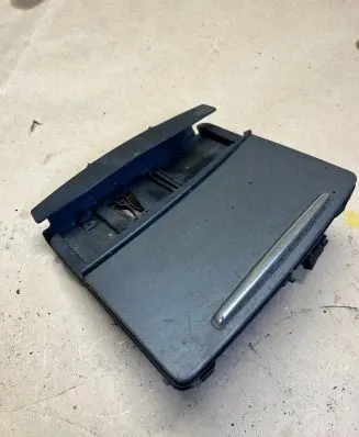 Car ashtray