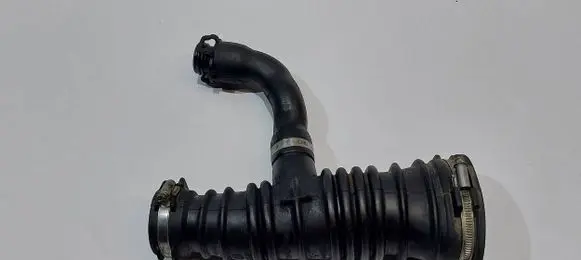 Ford Focus Air intake hose/pipe 3M51-9A673M