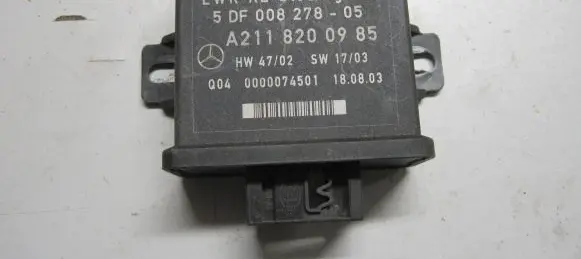 Mercedes-Benz E W211 Light module LCM A2118200985