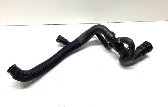 Volvo V60 Engine coolant pipe/hose 