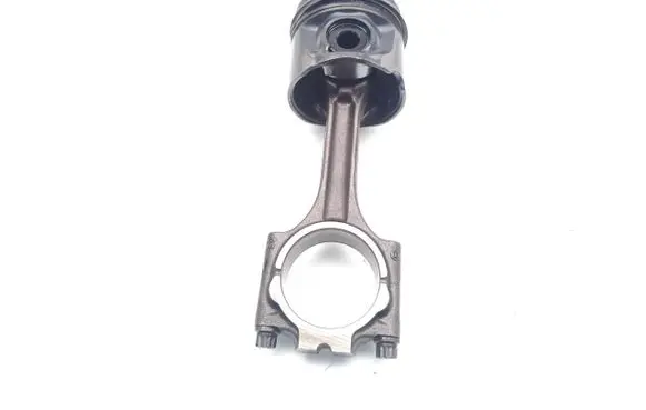 Volvo XC90 Piston with connecting rod D5244T4