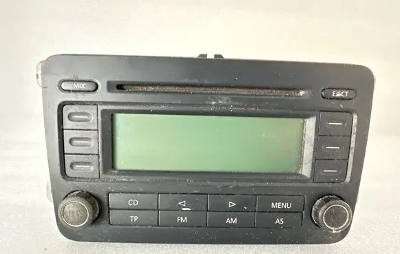 Volkswagen Golf V Audio system kit 