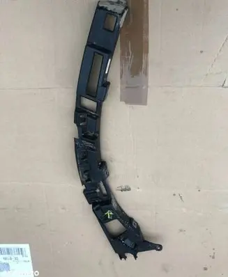 Opel Combo E Front bumper mounting bracket