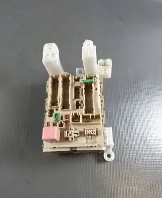 Toyota Avensis T270 Fuse box set 8273005680 8273005680A 361212L12