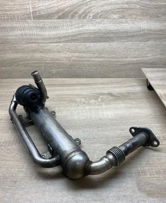 Volkswagen Touran I EGR valve cooler 03G131512S