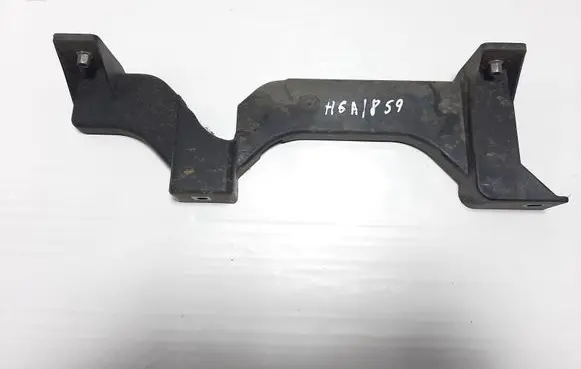 Front bumper mounting bracket
