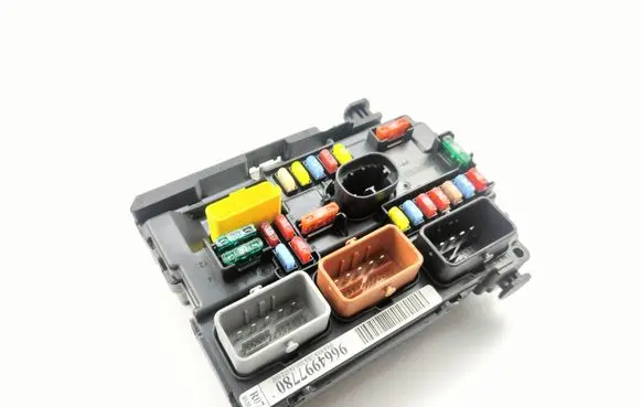Citroen DS3 Fuse module 9664997780