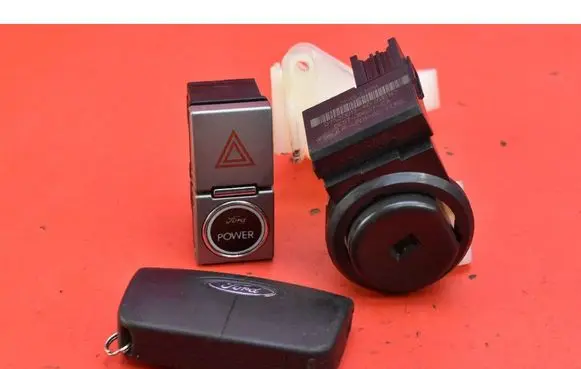 Ford Kuga I Ignition lock 8M5T19H386AC