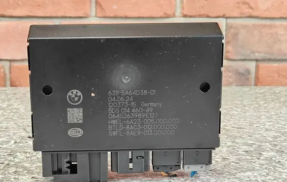 BMW X5 G05 Tow bar relay 5A64D38 5A563F1 5A2E8D1