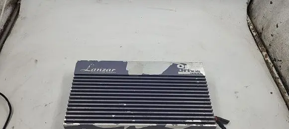 Audi 100 S4 C4 Sound amplifier