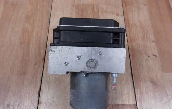 Toyota Avensis T270 ABS Pump 4454005140 0265252483