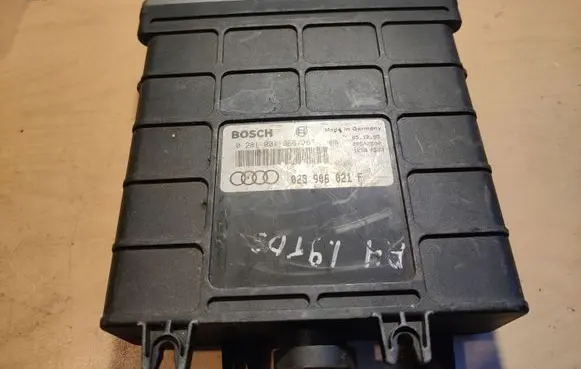 Audi A4 S4 B5 8D Engine control unit/module 028906021F 0281001366