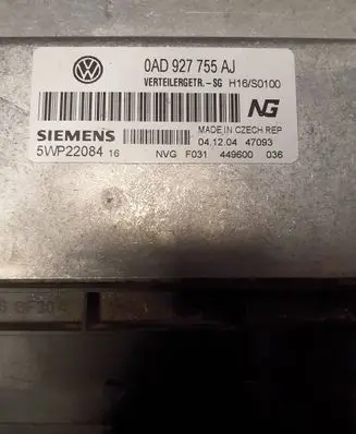 Volkswagen Touareg I Transfer box differential control unit 0AD927755AJ H16S0100 5WP22084