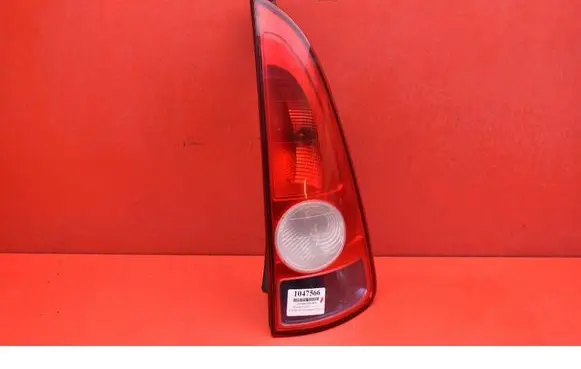 Renault Espace III Rear/tail lights 8200027152