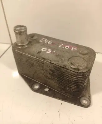 BMW 3 E46 Engine oil radiator 7787698 47012 5989070102