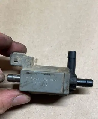 Ford Focus Turbo solenoid valve 72268724