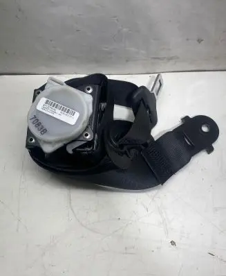 BMW X6 E71 Front seatbelt