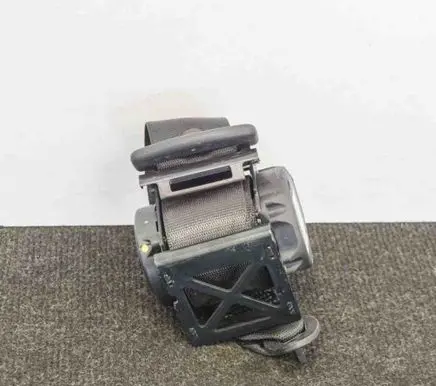 BMW M4 F82 F83 Rear seatbelt 7243309