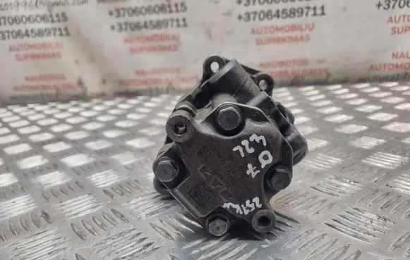 Audi Q7 4L Power steering pump 7L8422153F