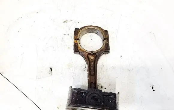 Subaru Legacy Piston with connecting rod