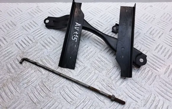 Battery bracket