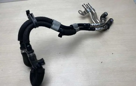 Renault Austral Engine coolant pipe/hose B03001R