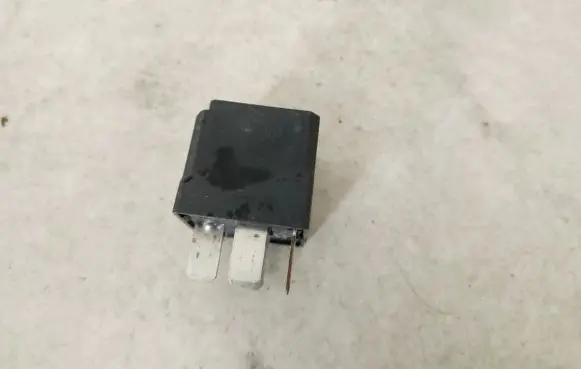 Opel Zafira B Other relay 13171831 4ra007791-05