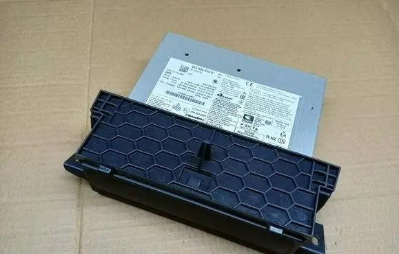 Skoda Octavia Mk4 Navigation unit CD/DVD player 5E3035816D 5E3035816