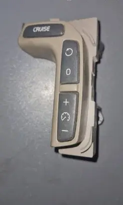 Steering wheel buttons/switches