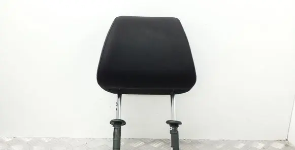 Volkswagen PASSAT B7 Front seat headrest 