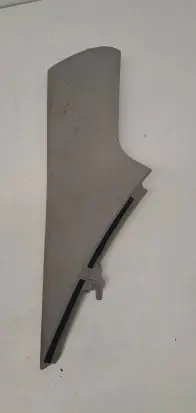 Chevrolet Camaro (C) pillar trim 92247819